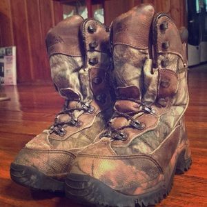 Cabela’s women’s camouflage hunting boots